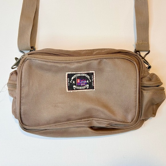 Vintage Retro Action Bags Tan Hiking Water Resistant - Picture 1 of 8